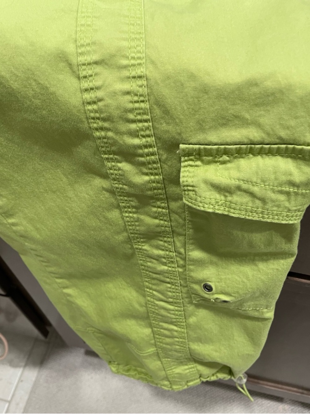 Style & Co. Lime Green Cargo/Capri Pants - Utility Pocket Detail - Picture 5 of 8